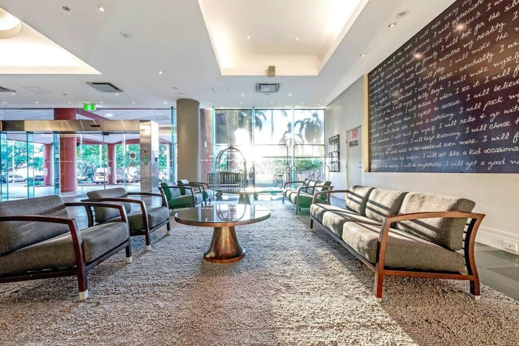 'Towering Palms' Resort-Style Apartment With A Separate Studio Darwin Exterior foto